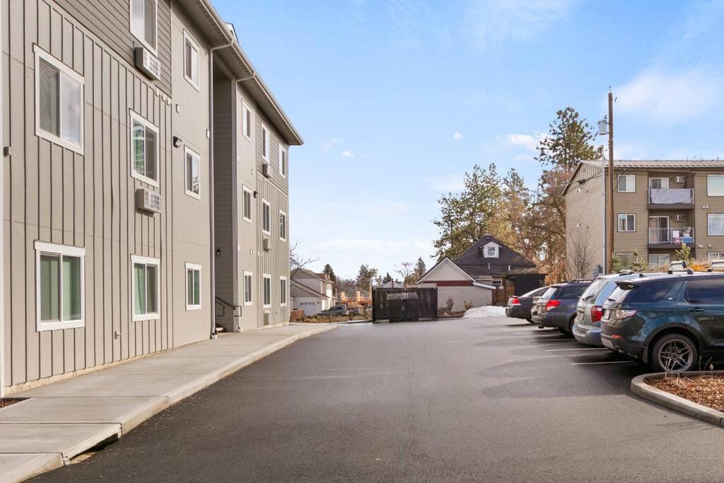 Spacious New 2 Bed 2 Bath Apt By Downtown スポーケン エクステリア 写真