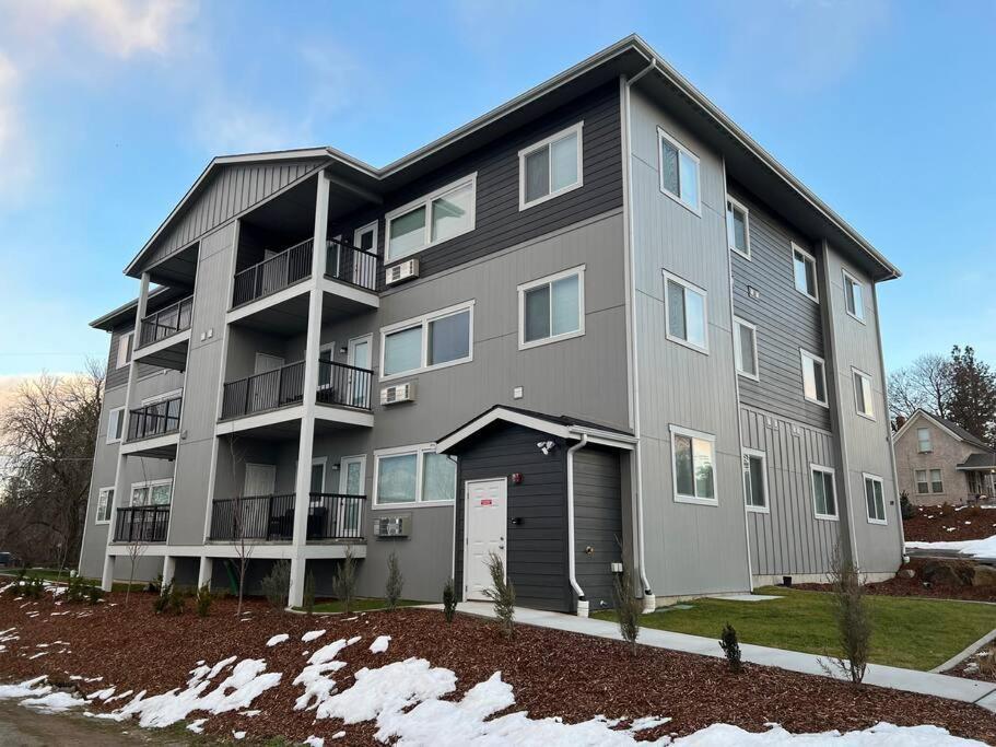 Spacious New 2 Bed 2 Bath Apt By Downtown スポーケン エクステリア 写真