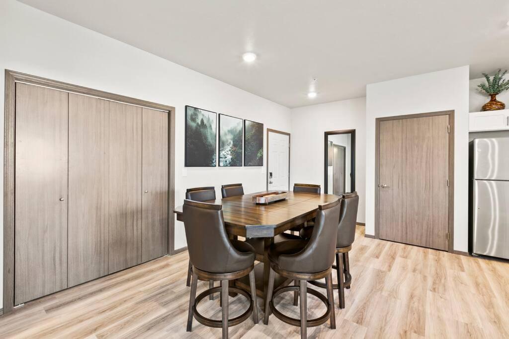 Spacious New 2 Bed 2 Bath Apt By Downtown スポーケン エクステリア 写真